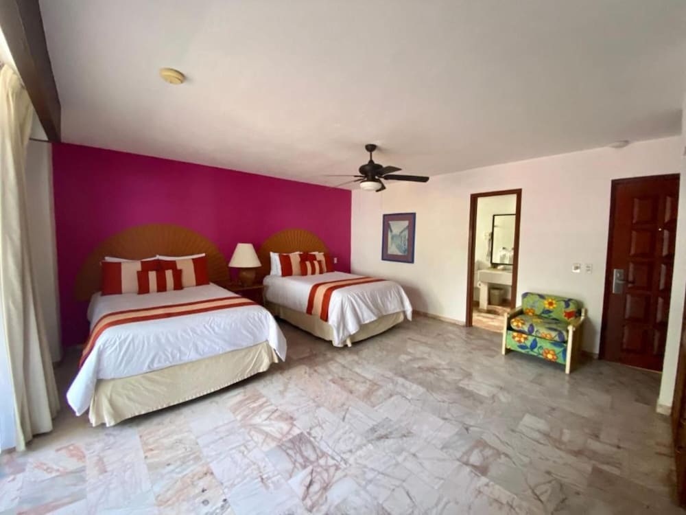 Costa Sur Resort by VRHost