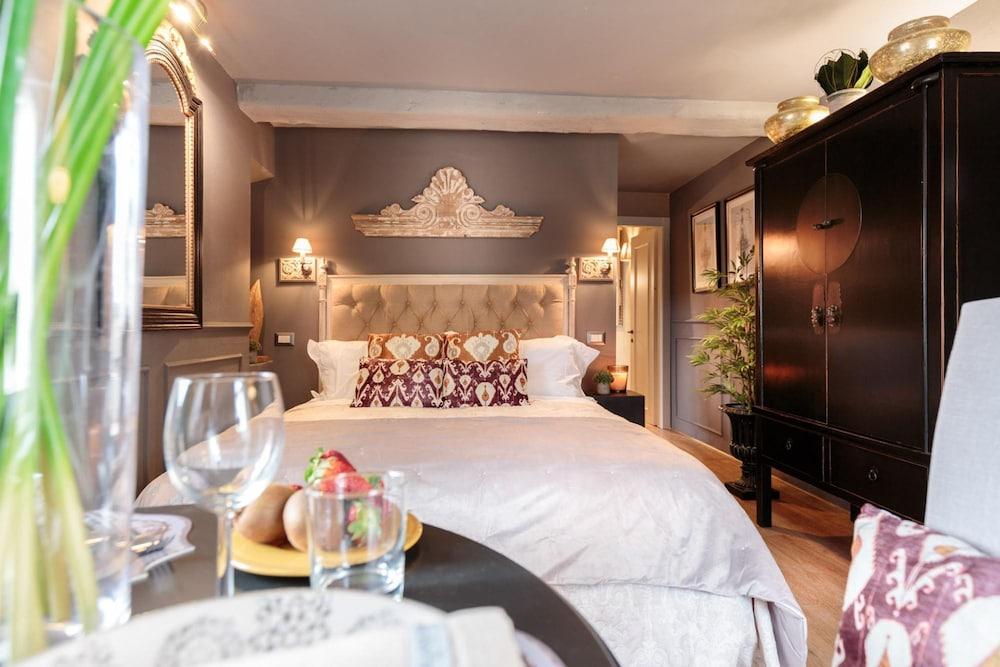 Casa Palatial in Lucca