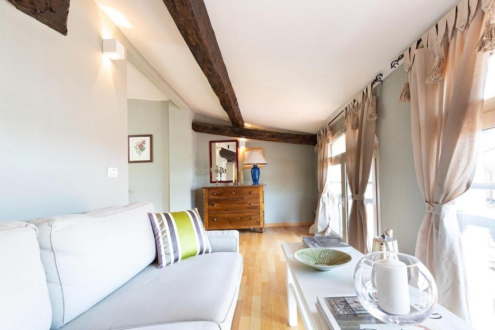 Casa Luca in Lucca With 2 Bedrooms and 2 Bathrooms