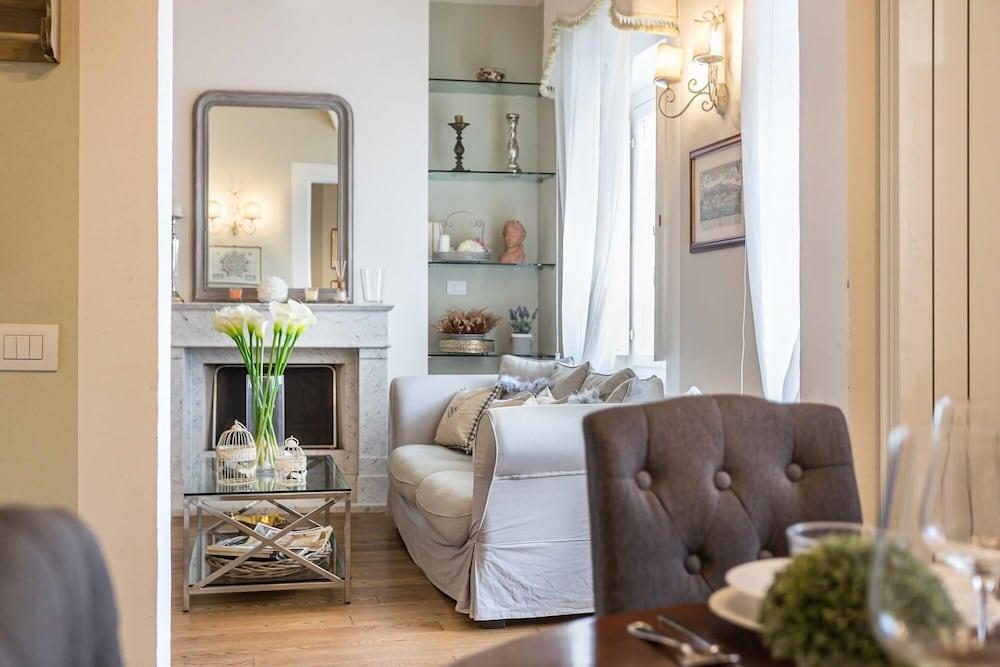 Casa Raffa in Lucca With 2 Bedrooms and 2 Bathrooms