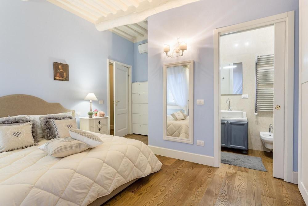 Casa Raffa in Lucca With 2 Bedrooms and 2 Bathrooms