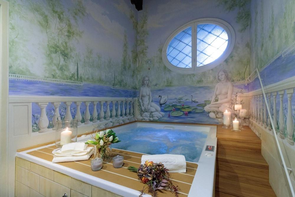 The Medieval Penthouse 5 Bedrooms