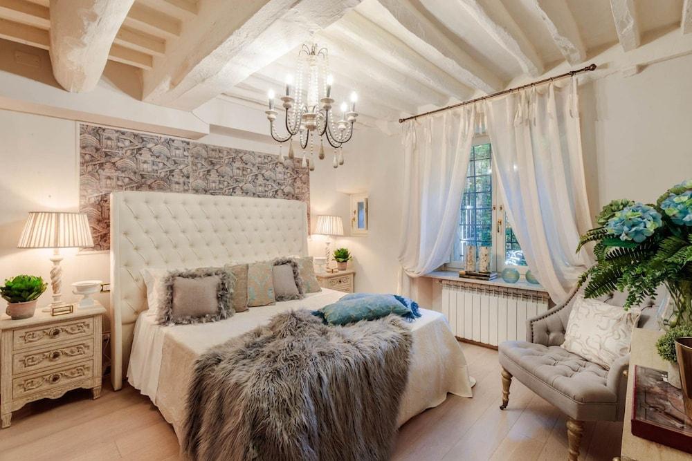 Casa Blanc in Lucca With 1 Bedrooms and 1 Bathrooms