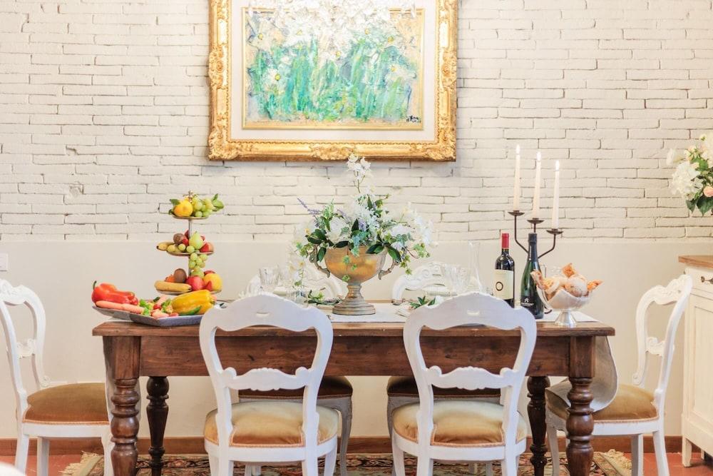 The Garden Along the Stream