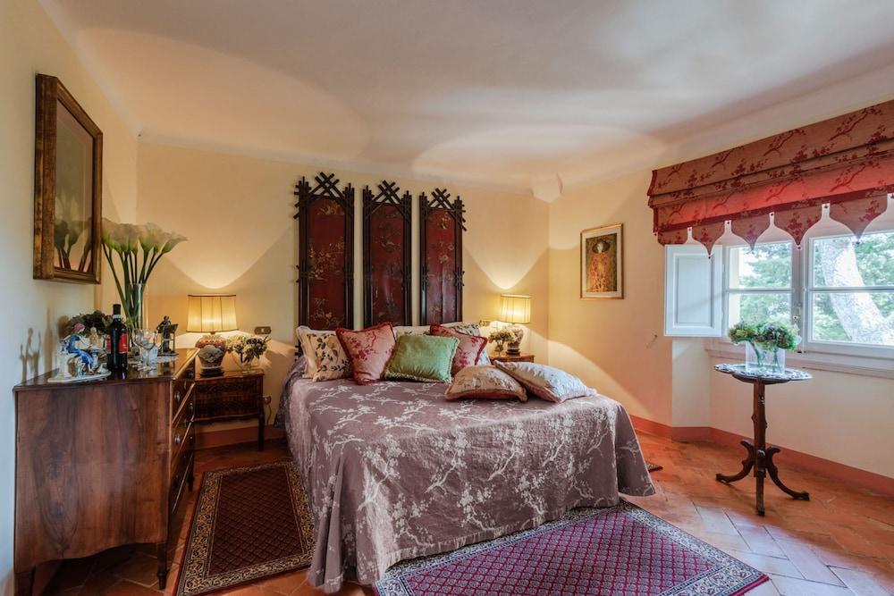 Rocca di Cetona - a Medieval Castle