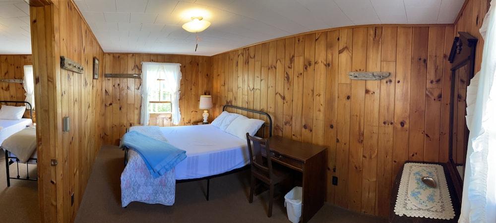 Spinneys Guesthouse & Beach Cottages