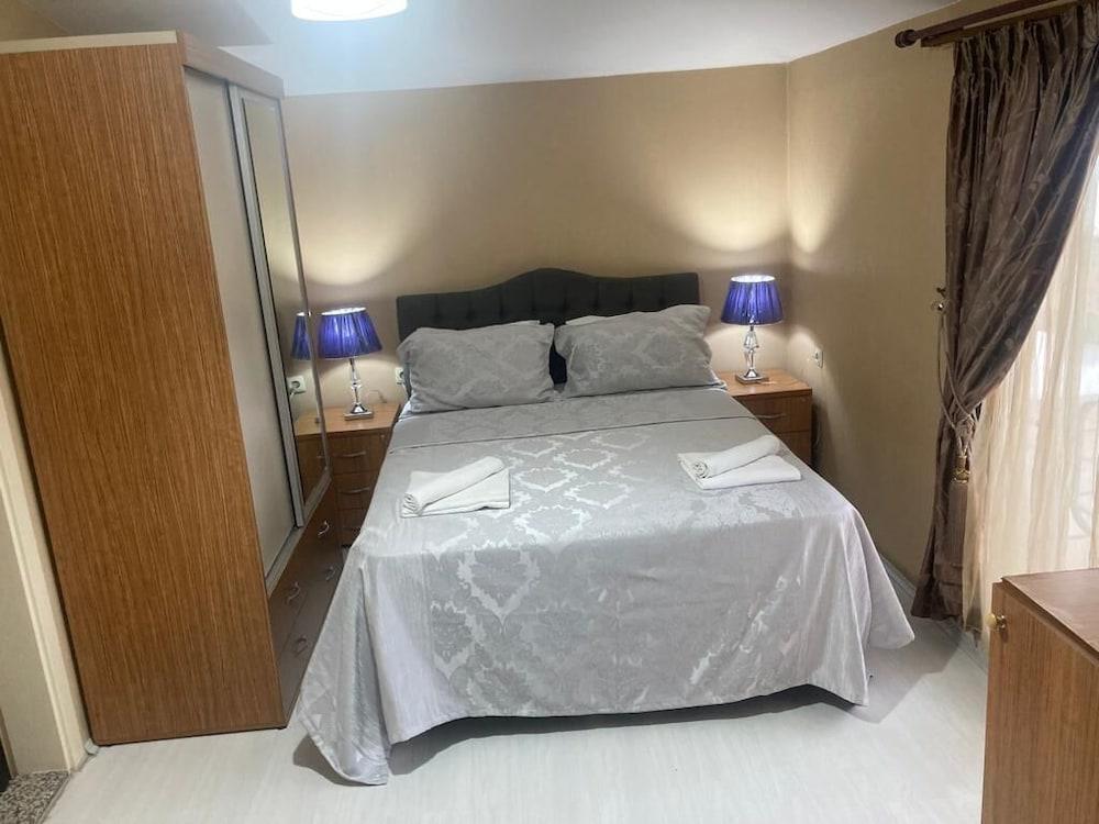 Hypatia  Apart Hotel