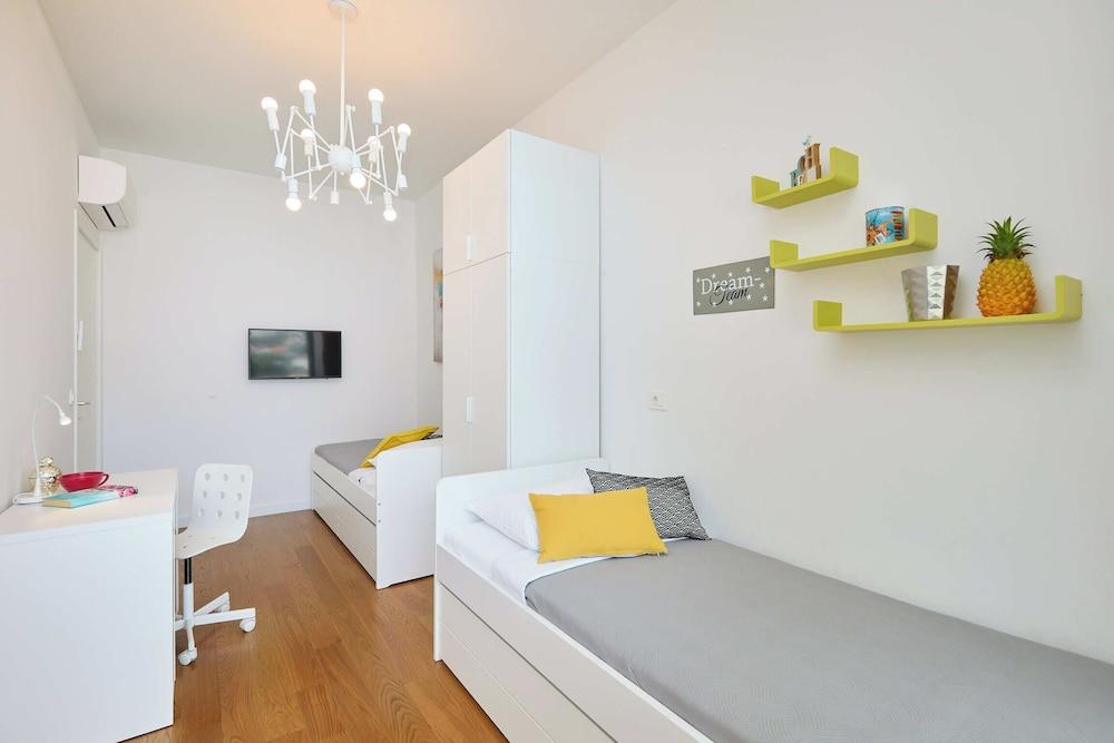 Hedera Estate, Hedera A15