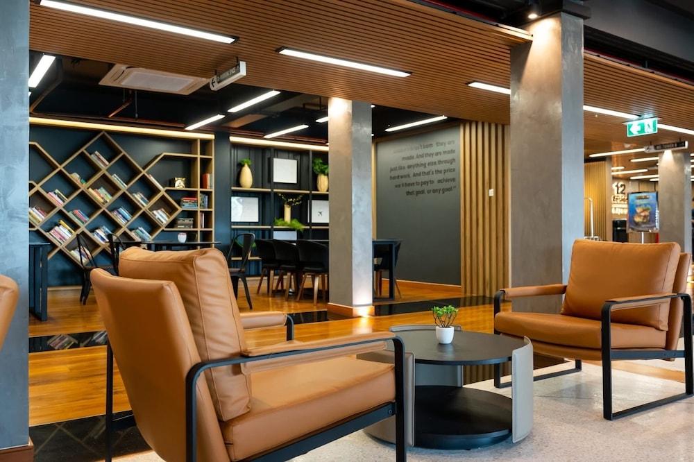 12 The Residence Hotel - Don Mueang Airport