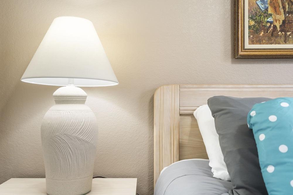 Lounging on the Lane