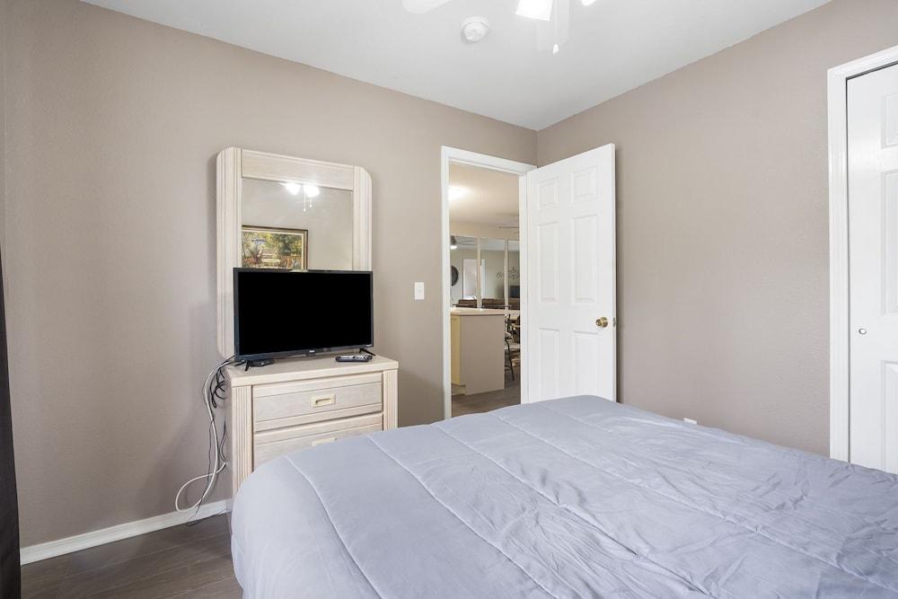 Lounging on the Lane