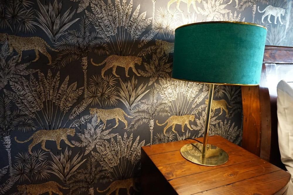 Northern Hideaways Apple Store, Ellingham