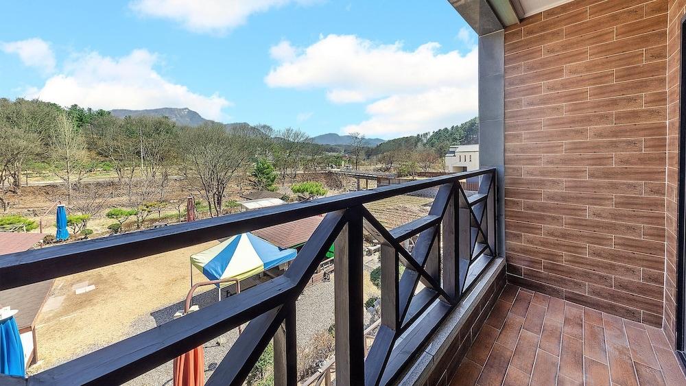 Namyangju Jeongwon Pension