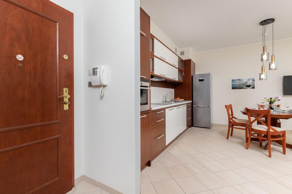 Patio Mare B8 Apartment by Renters