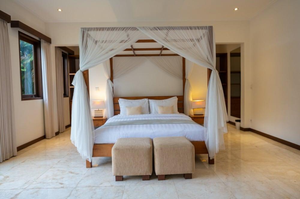 Villa Istana Putih by Maheswara