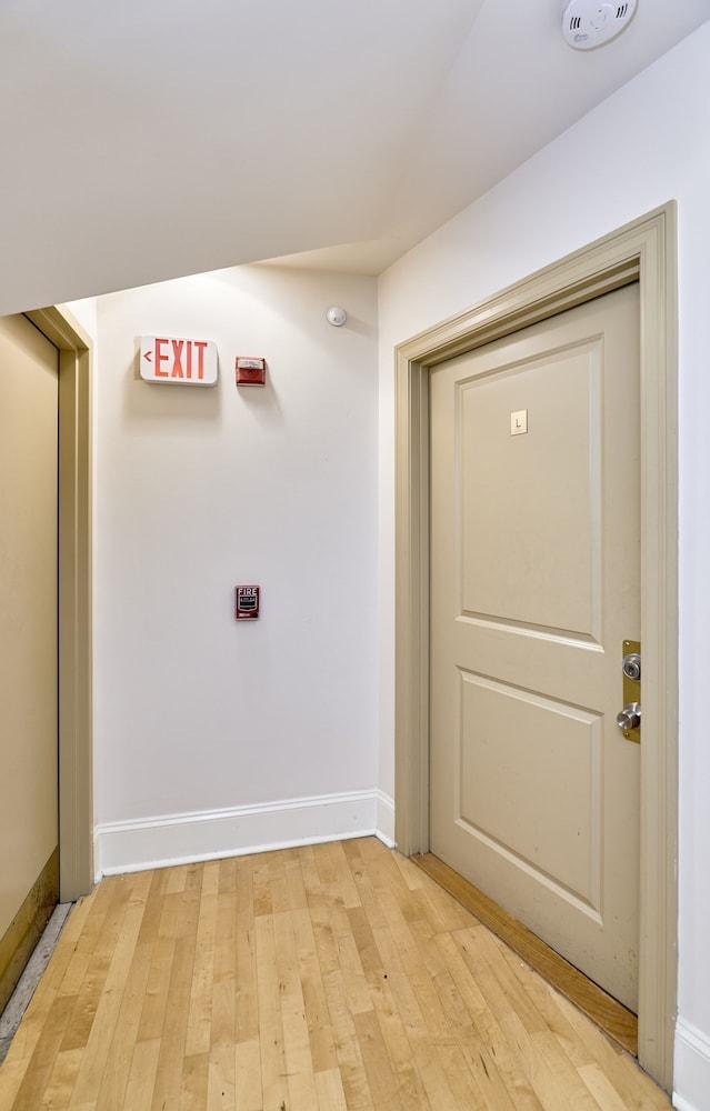 White House at Grand Central