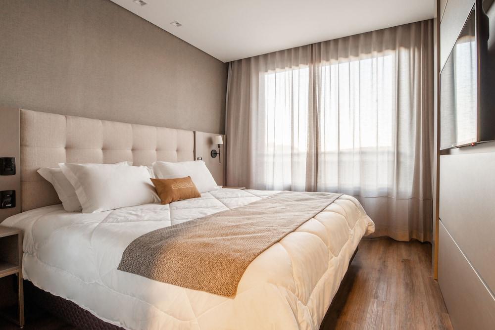 Château Laghetto Collection