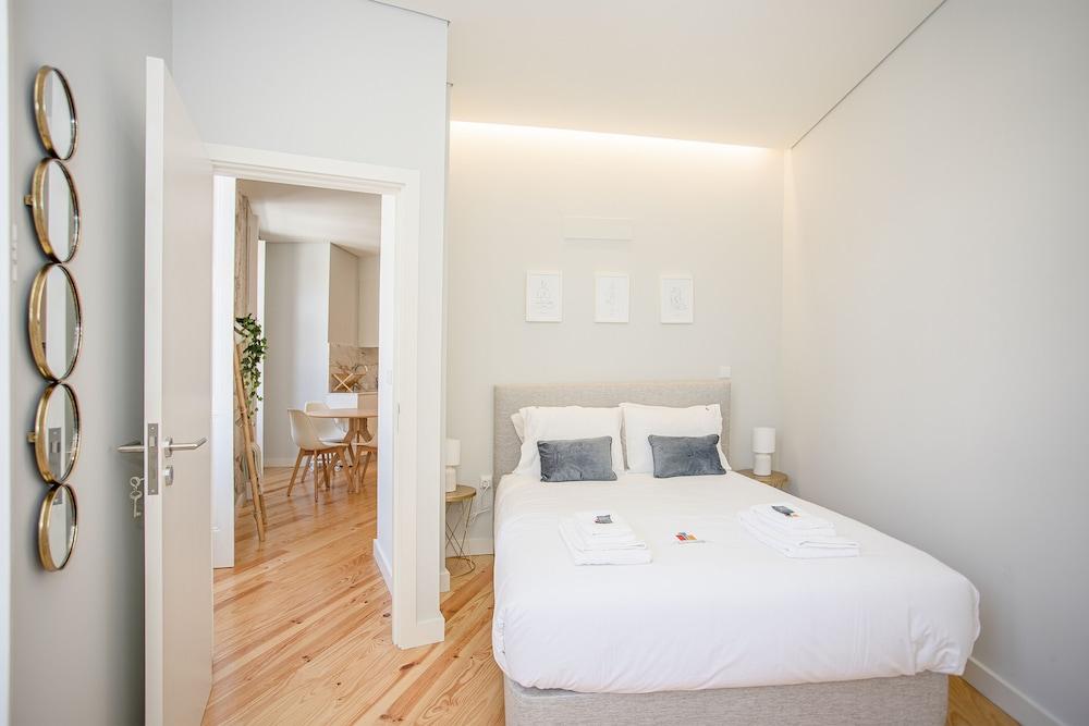 Liiiving - Aliados Stone Apartment