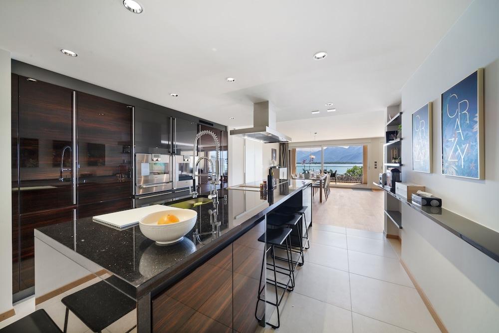 Montreux Panoramic Views 4BD Apartment