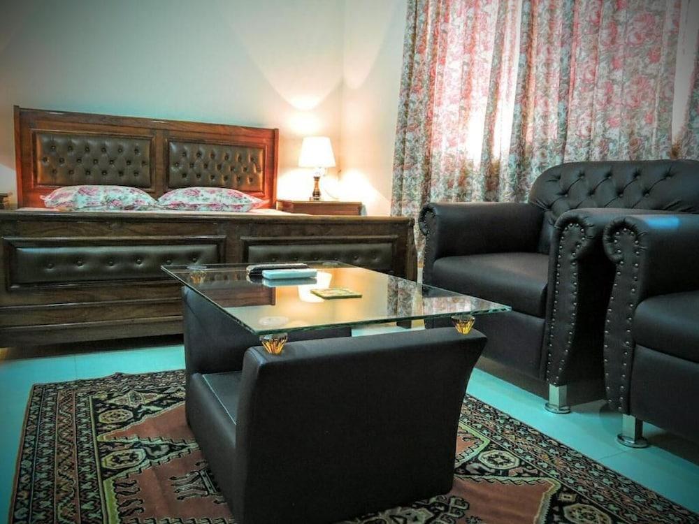 Jannat Guest House