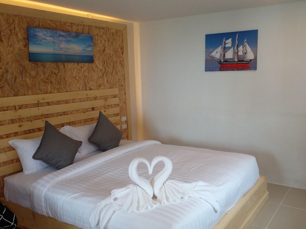 Lipe Garden Beach Resort