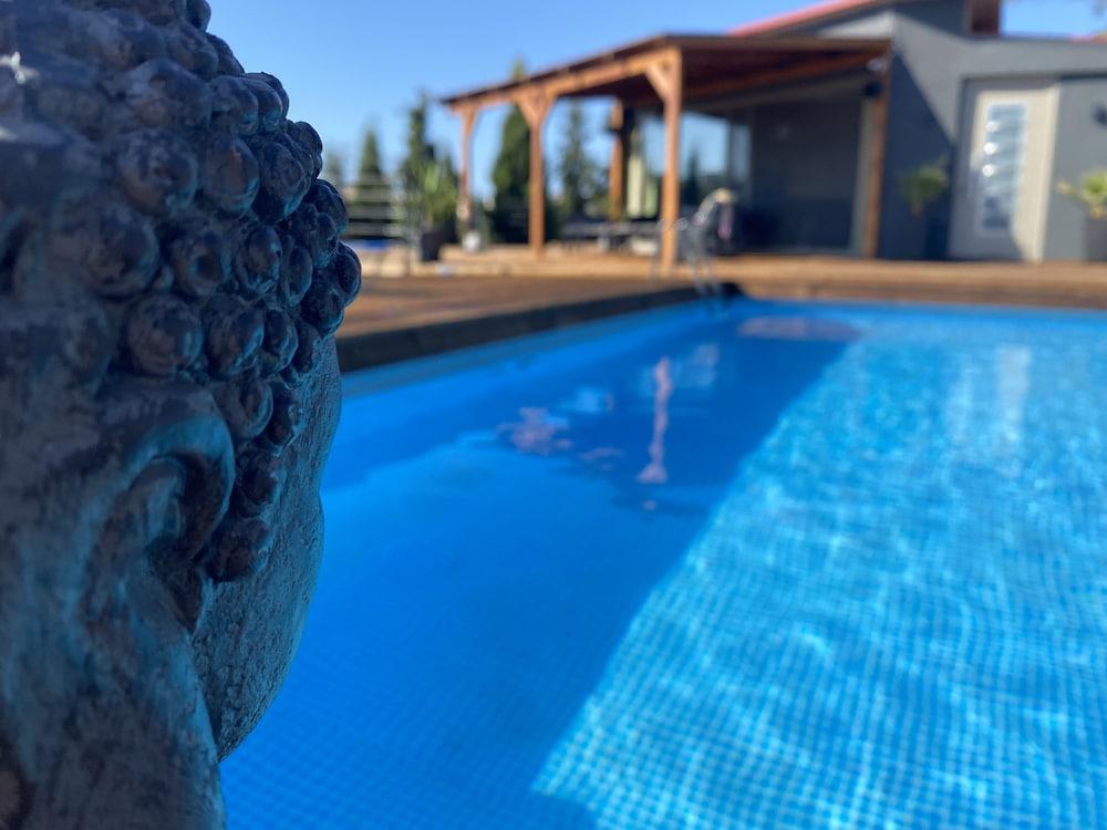 Stunning 2-bed Pool Villa in Skepasti