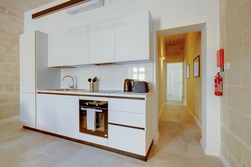 Stylish 2BR Apartment in Valletta