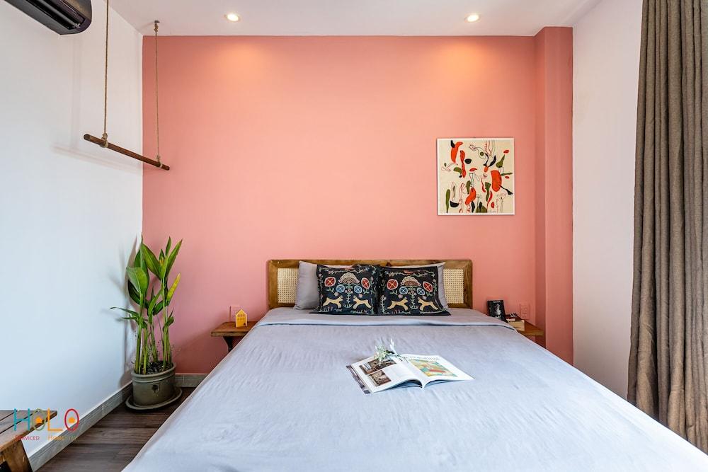 HoLo Central Saigon - Serviced HomeStay