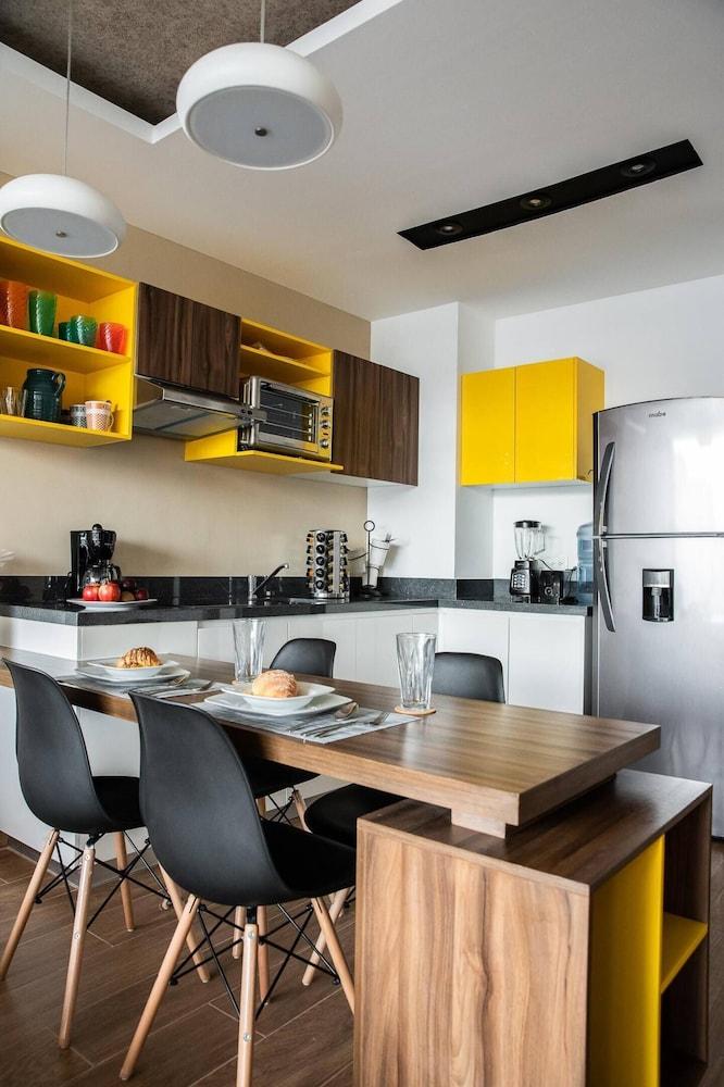 APART ESTUDIO DE LUJO a pasos de 5ta Av.