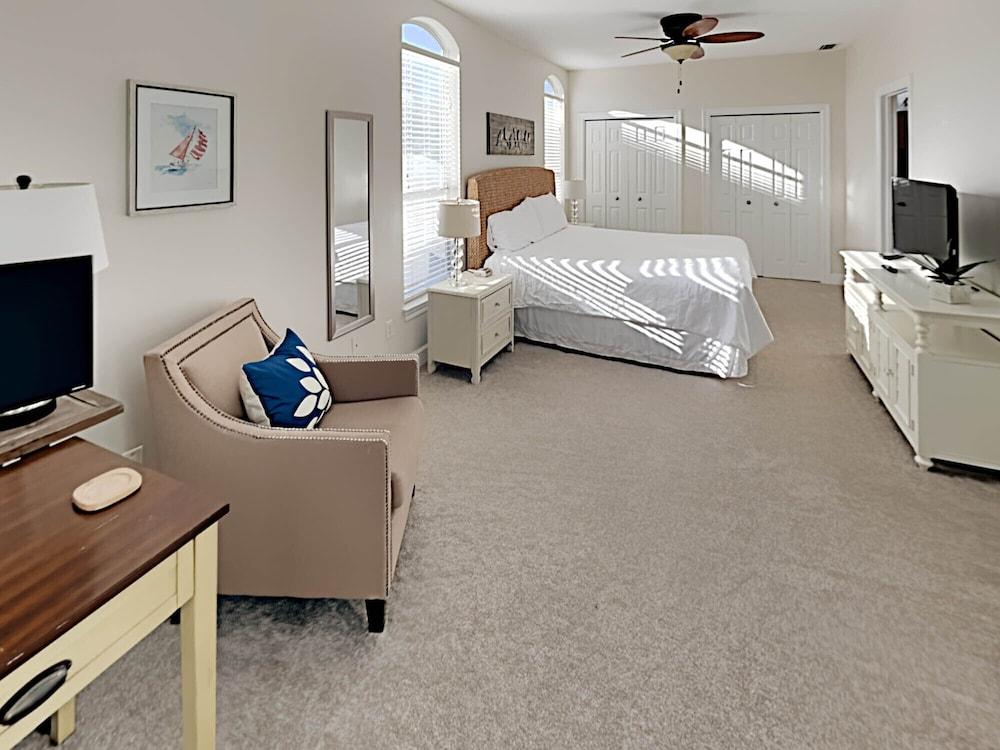 Changes In Latitude by Southern Vacation Rentals