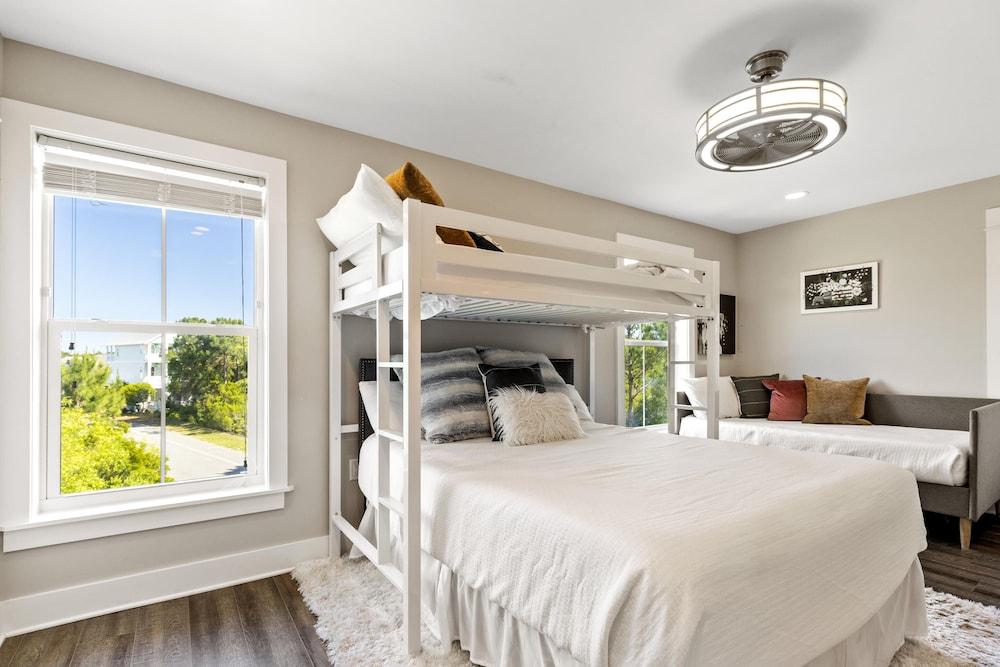 Easy Breezy by Southern Vacation Rentals