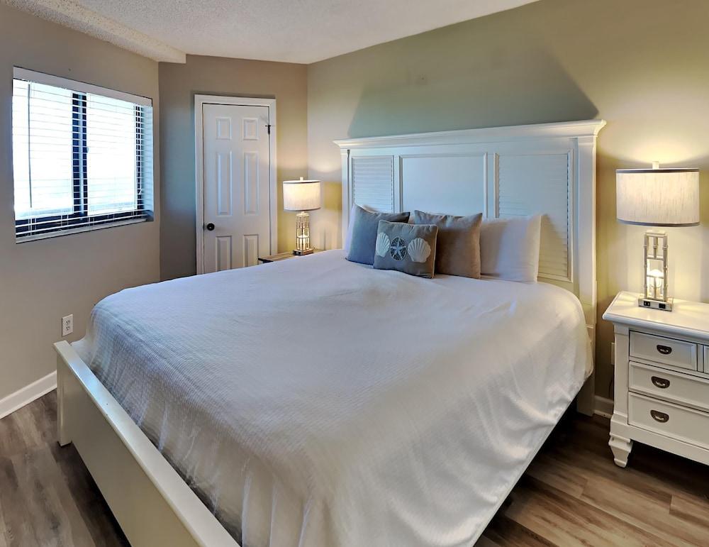 Edgewater by Southern Vacation Rentals