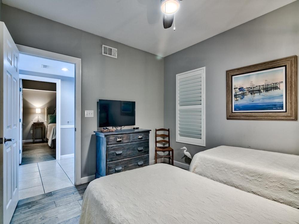 Sterling Shores by Southern Vacation Rentals