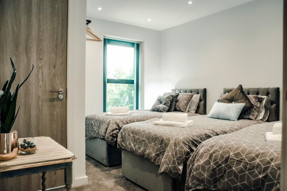 Bv Luxury 3 Bedroom Townhouse At Bed Cliff Oaks