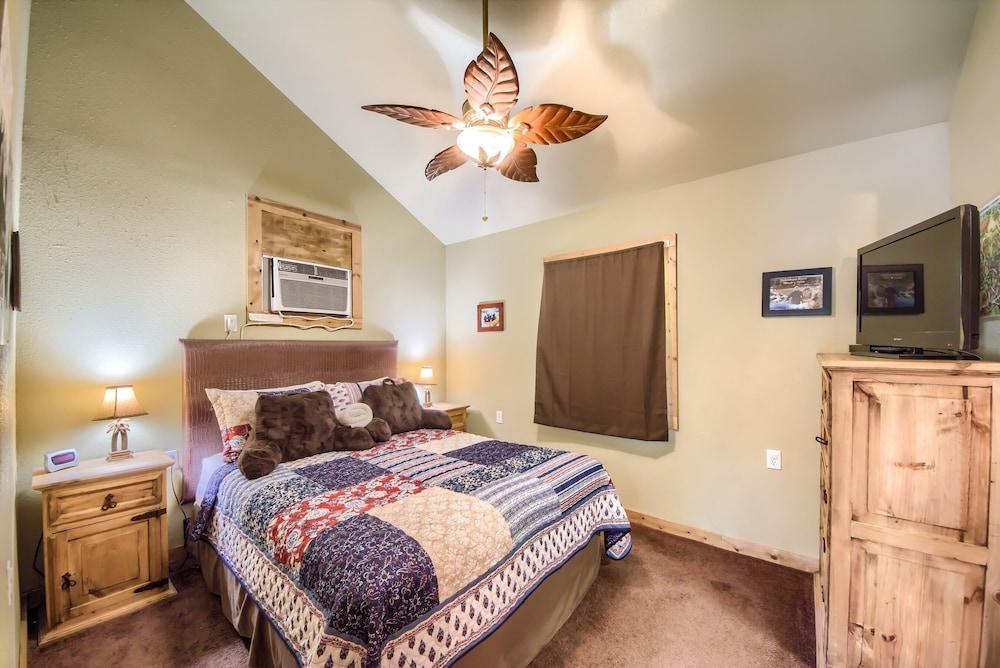 Lil Kahuna Rr 7465 1 Bedroom Home by RedAwning