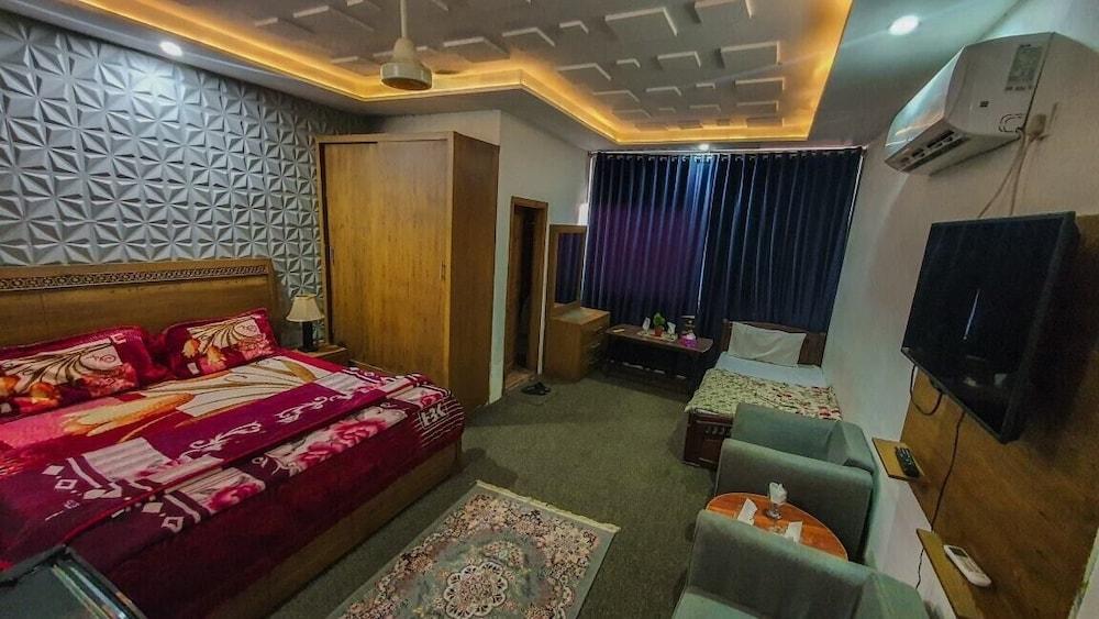 Tikkala Regency Hotel And Restaurant