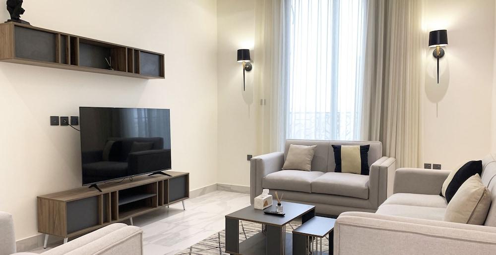 Kease D12 Al Qirwan Apartment