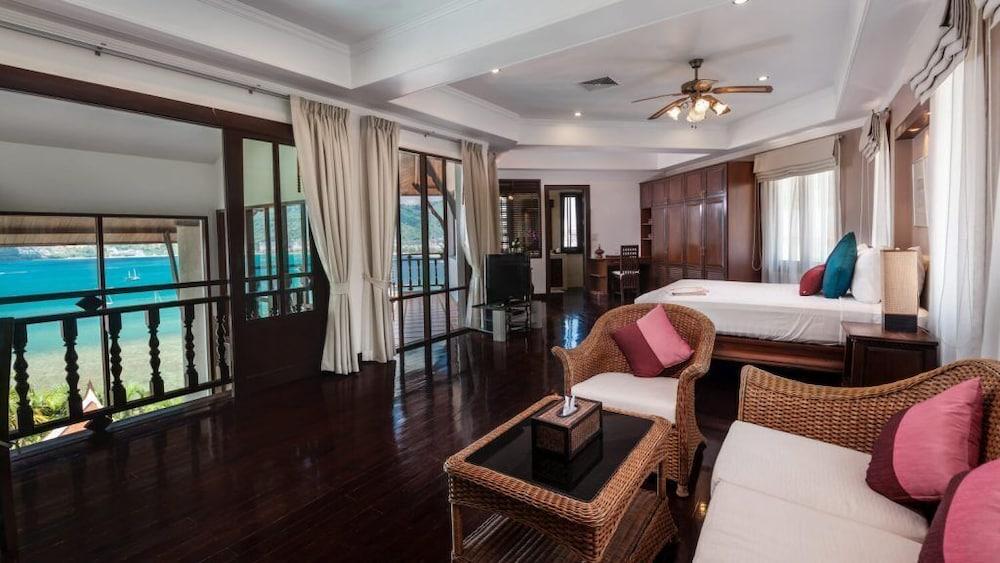 Grand Sea View 5BR Villa Sukadara Patong