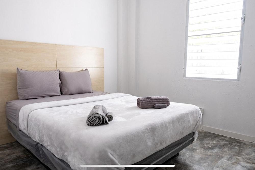 9 Bedrooms Large home San Juan Santurce