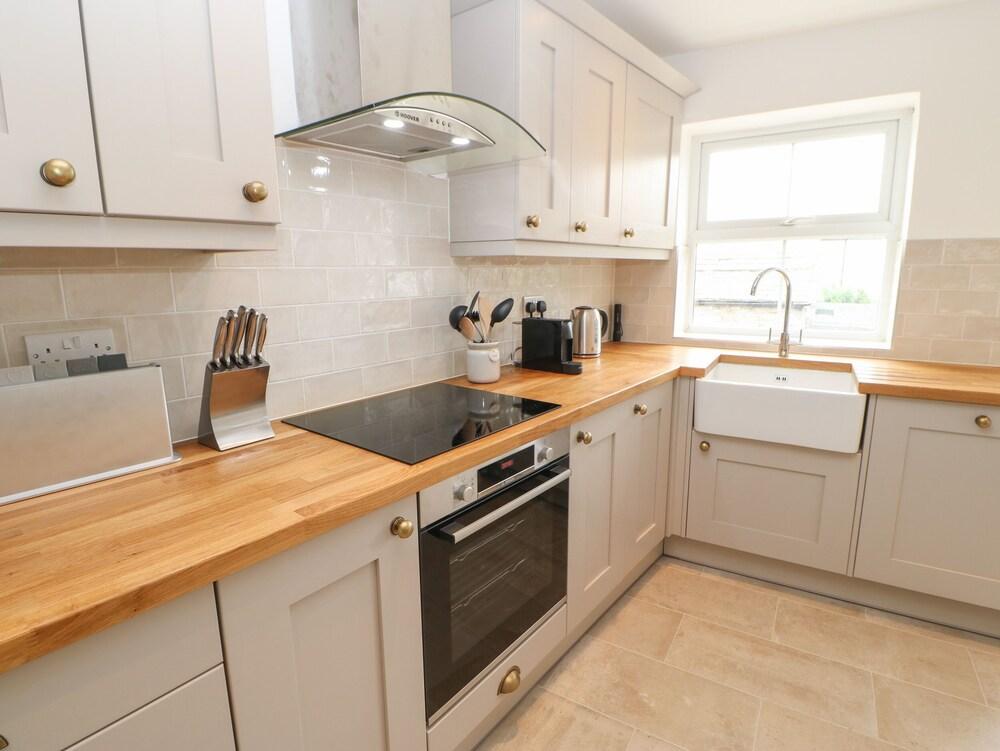 The Old Store, 2 Alpine Terrace