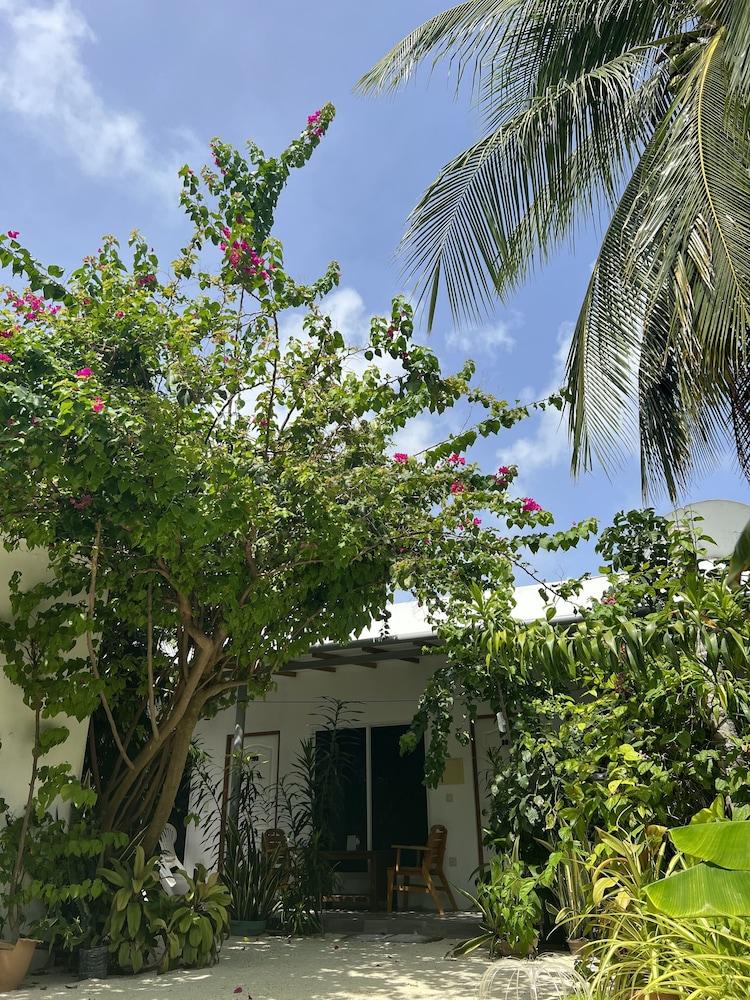 Lagoon Villa Thoddoo