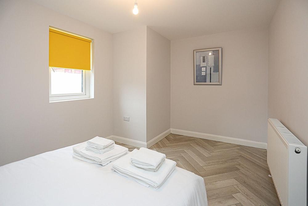 No 1 Luxury Service Accommodation