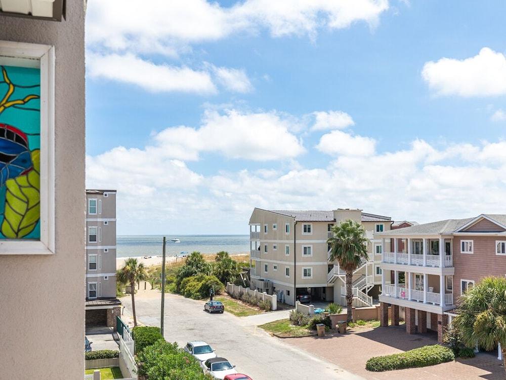 Gull Reef by Tybee Vacation Rentals