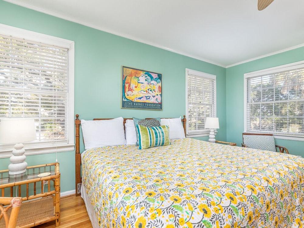 Chimney Pot Cottage by Tybee Vacation Rentals