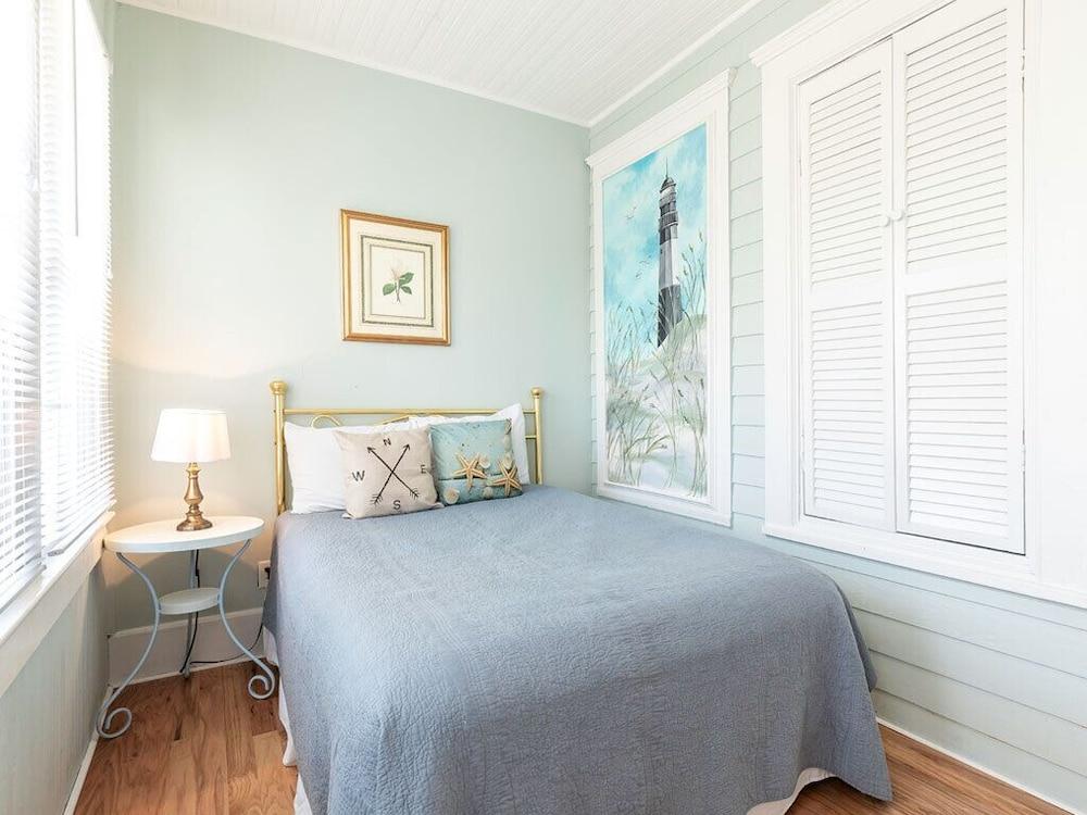 Sea View Cottage by Tybee Vacation Rentals