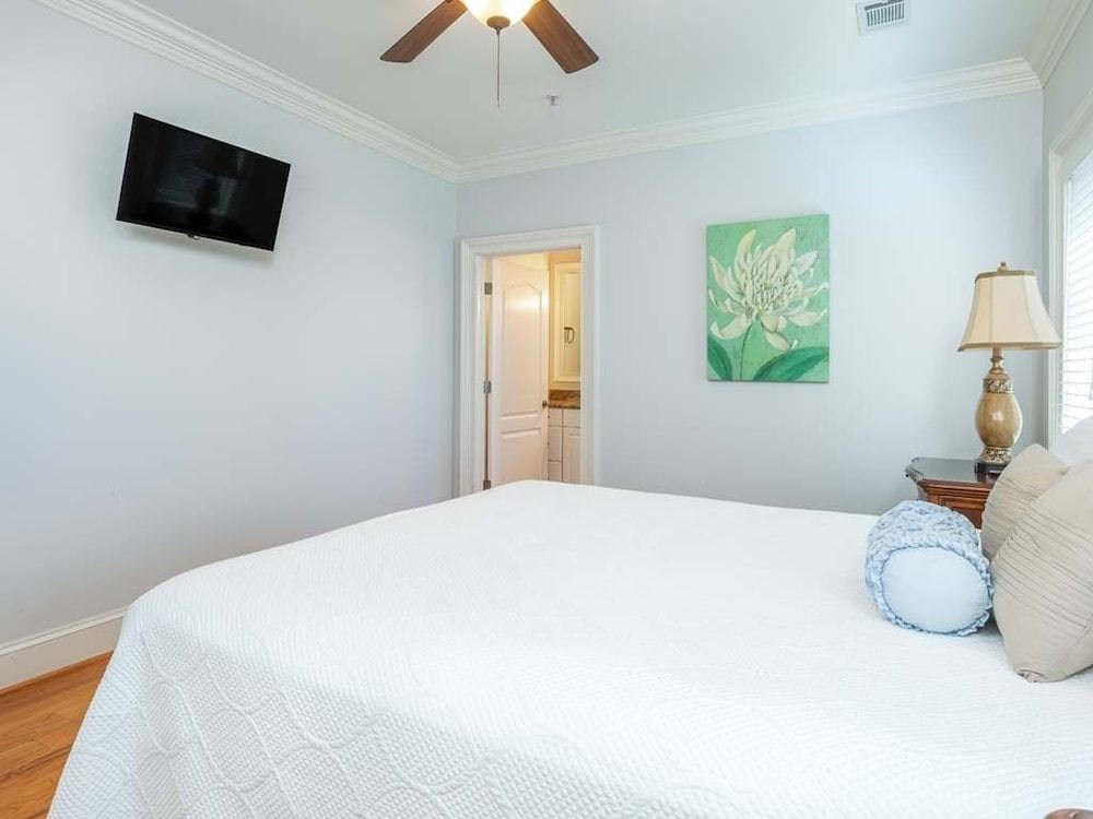 Villa Mariposa by Tybee Vacation Rentals