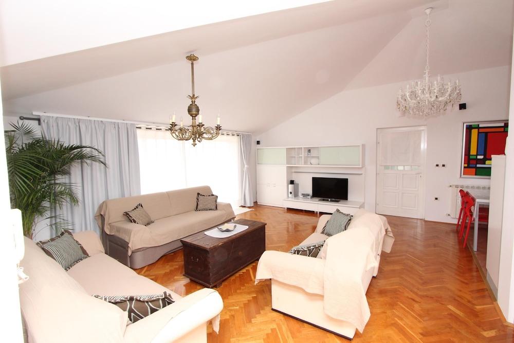 Ambienti Comfort Two-bedroom Apartment