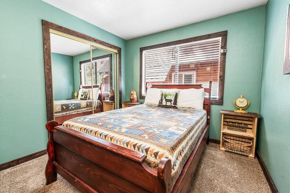 Ponderosa Hill Cabin