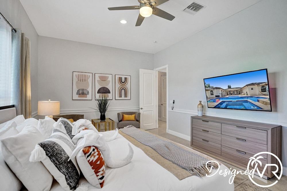 8-BR with Pool & Mini-golf & Soccer