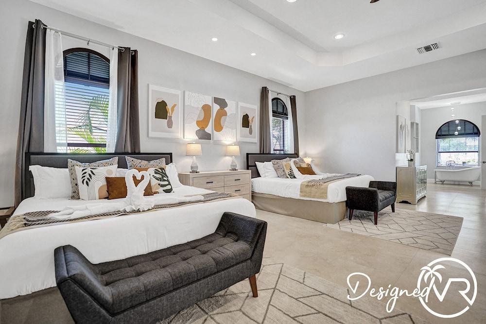 8-BR with Pool & Mini-golf & Soccer